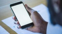 Ternyata Ini Penyebab Layar Hp Tidak Mau Mati Otomatis