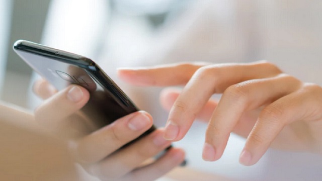 Ketahui 10 Penyebab Kenapa Layar HP Kedap Kedip