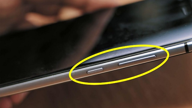 Kenali Faktor-Faktor Penyebab yang Membuat Tombol Hp Jadi Lengket